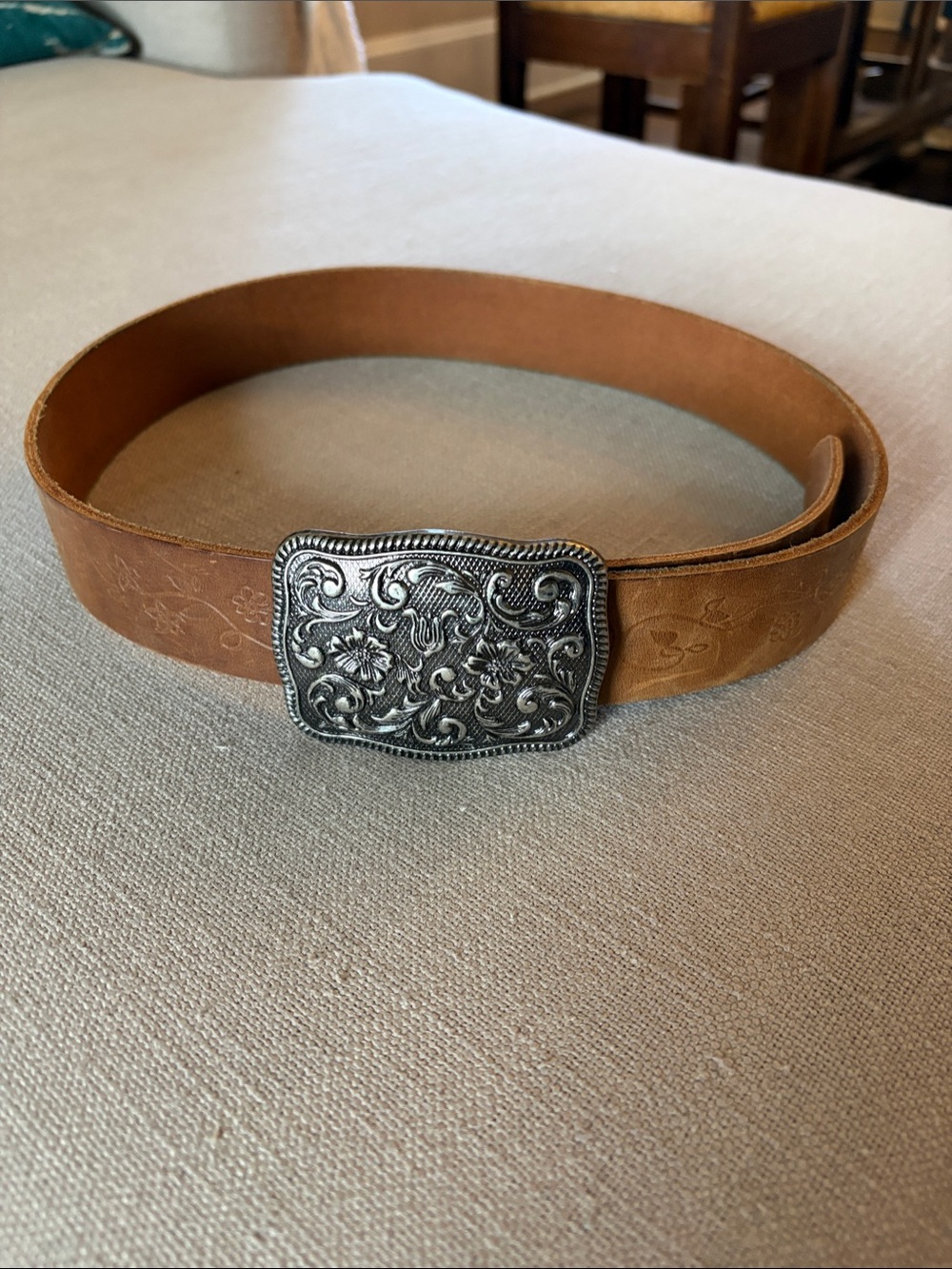 GUC Aritzia Talula tan leather western belt with silver buckle S/M